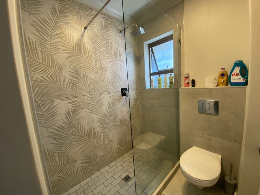 To Let 1 Bedroom Property for Rent in Table View Western Cape